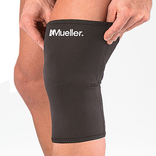 Mueller - Mueller Closed Patella Knee sleeve - Large